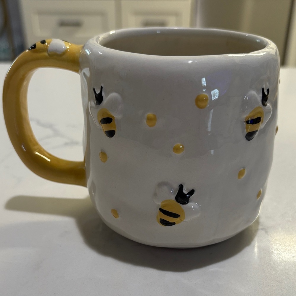 Bee Ceramic Coffee Mug - White and Yellow